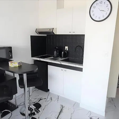 43, Heliopolis L Au Village Naturiste דירה